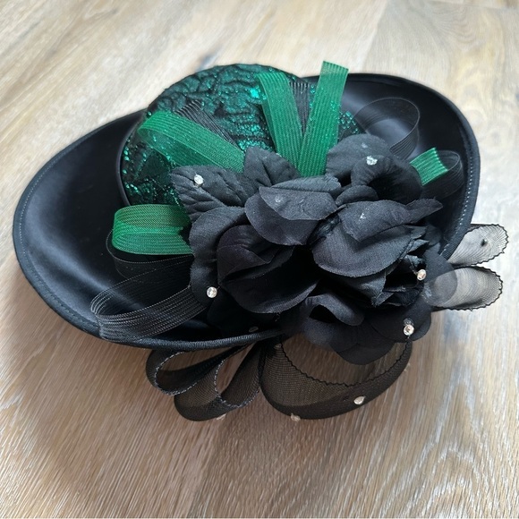 Vintage 80's Black Satin Green Lace Hatinator Fascinator Cocktail Hat Horse Race - Picture 8 of 13